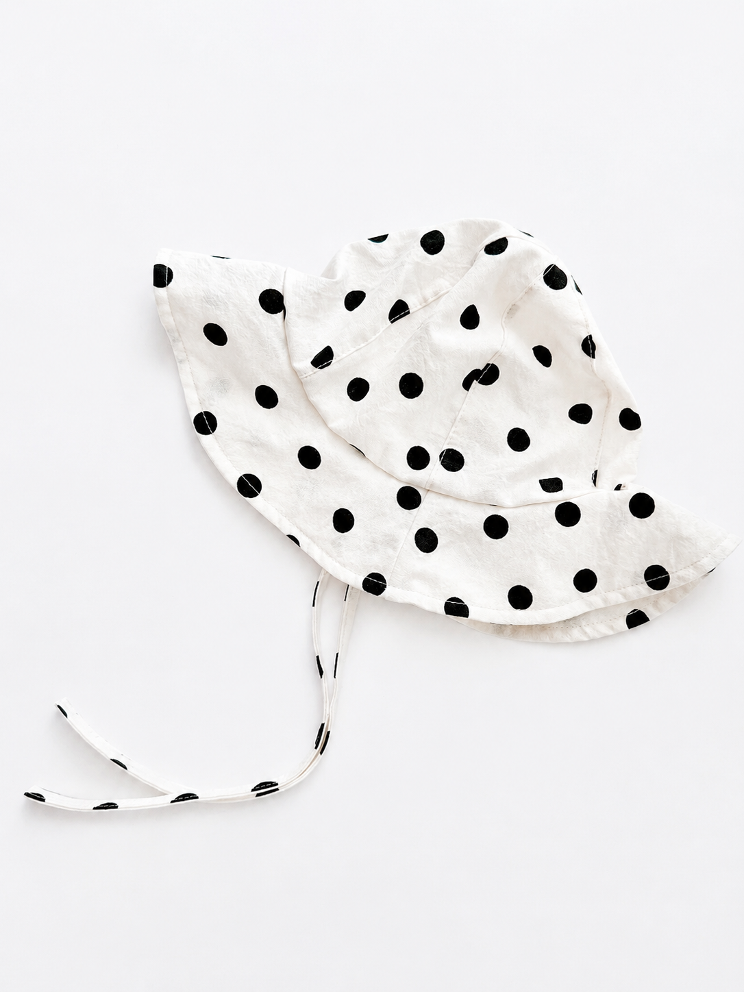 Polka dot bucket hat